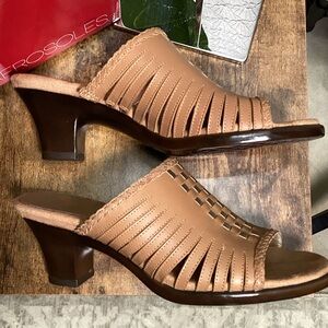 AEROSOLES Women's Brown Mules